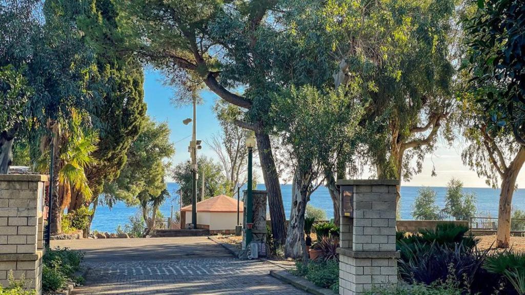 Il Pampaleone Glamping And Resort Acireale Exterior foto