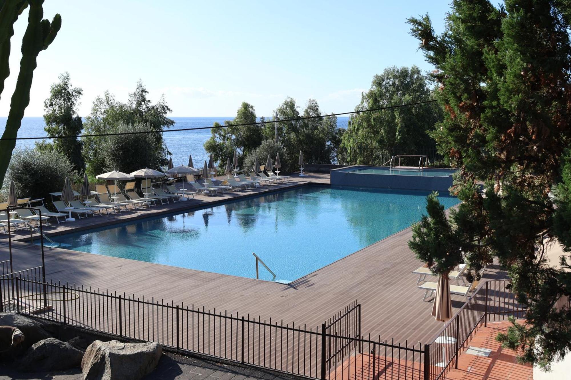 Il Pampaleone Glamping And Resort Acireale Exterior foto